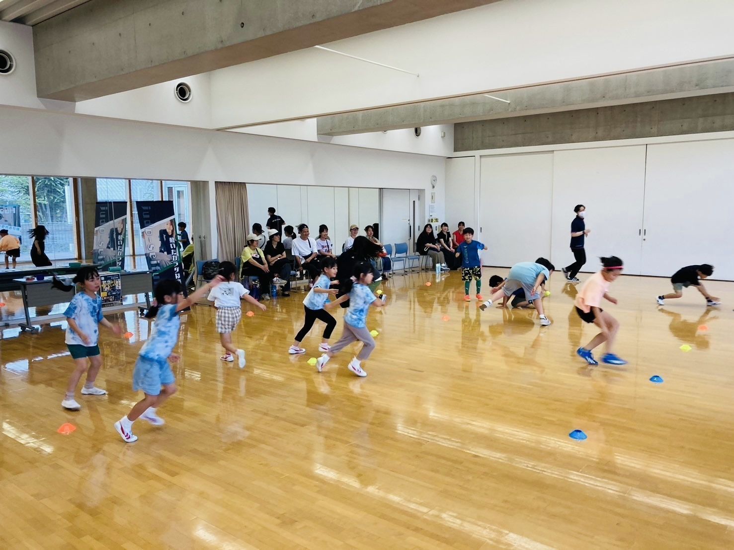 楽しそうに運動する子供たち